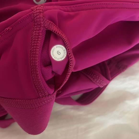 ripened raspberry lululemon sports bra/tank - Picture 3 of 3